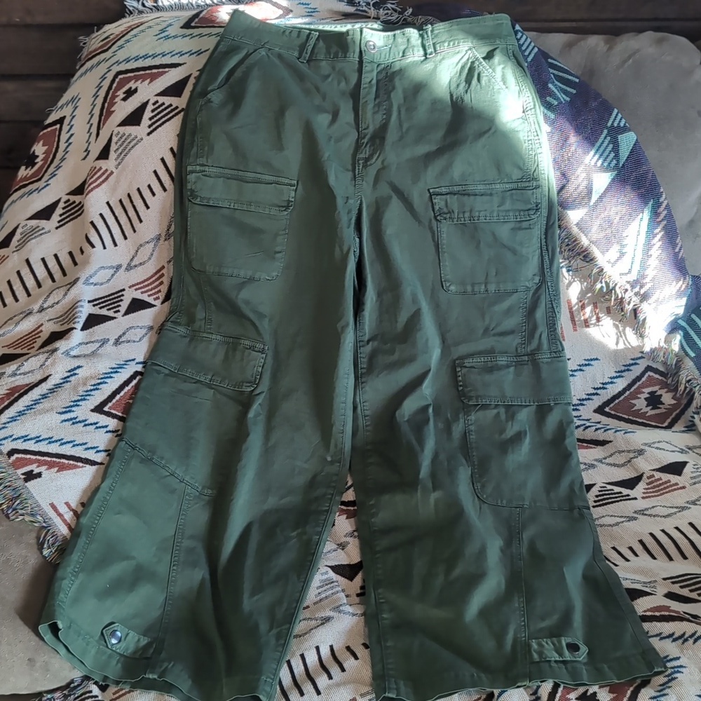 Torrid High Rise Baggy Cargo Pants - Picture 8 of 8